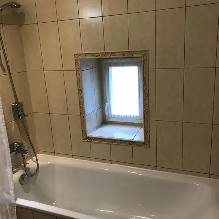 Pirkliu Namai 2* 克莱佩达